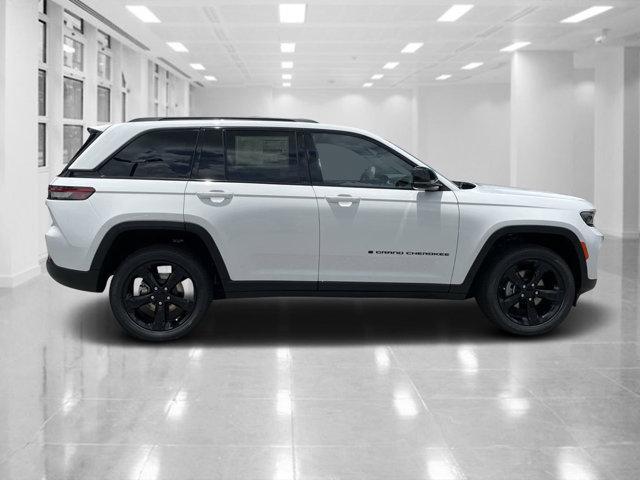 new 2024 Jeep Grand Cherokee car, priced at $39,882