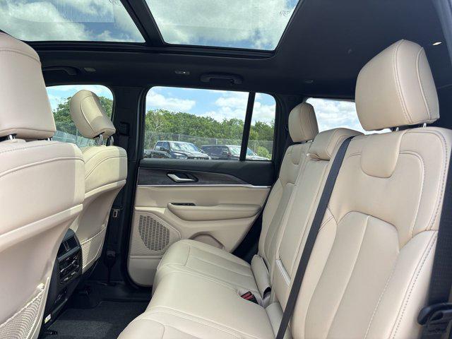 new 2025 Jeep Grand Cherokee car, priced at $41,771