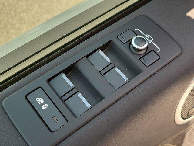 used 2020 Land Rover Discovery car, priced at $21,373