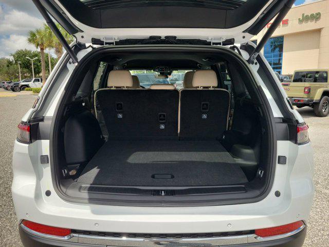 new 2025 Jeep Grand Cherokee car, priced at $39,589