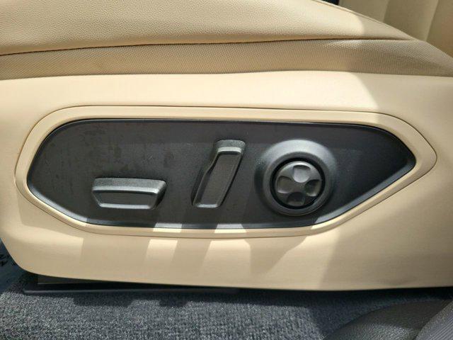 new 2025 Jeep Grand Cherokee car, priced at $39,589