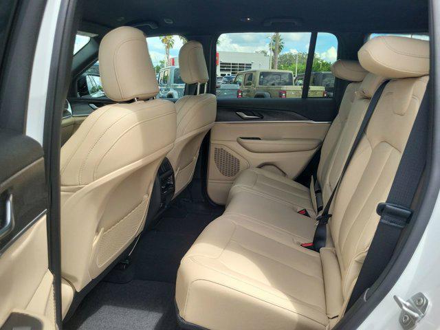 new 2025 Jeep Grand Cherokee car, priced at $39,589