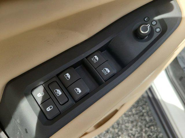 new 2025 Jeep Grand Cherokee car, priced at $39,589