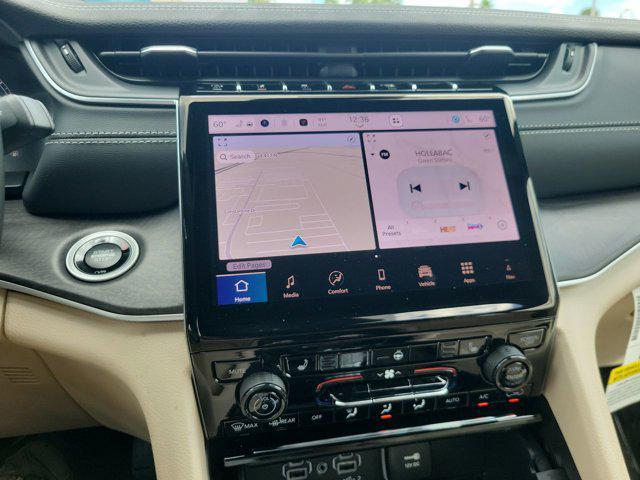 new 2025 Jeep Grand Cherokee car, priced at $39,589