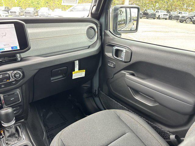 new 2025 Jeep Gladiator car, priced at $39,673