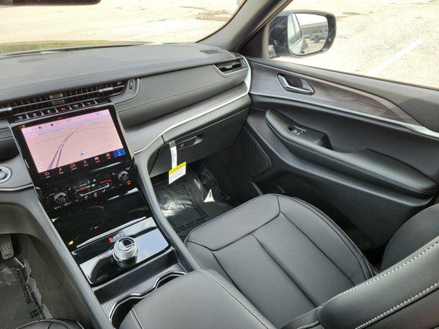 new 2025 Jeep Grand Cherokee car, priced at $39,678