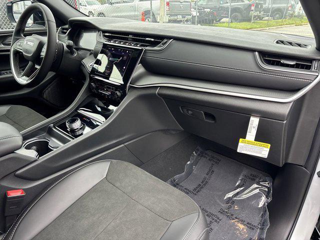 new 2025 Jeep Grand Cherokee L car, priced at $40,254