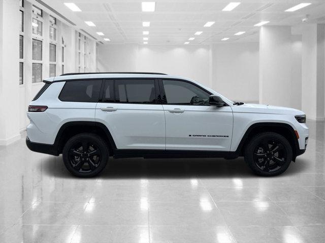 new 2025 Jeep Grand Cherokee L car, priced at $40,254