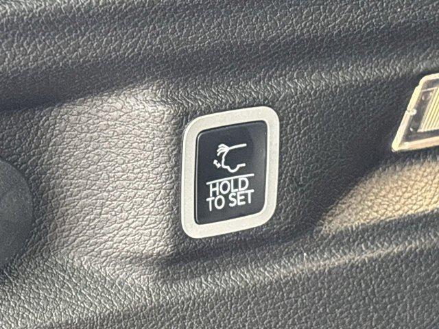 new 2025 Jeep Grand Cherokee L car, priced at $40,254