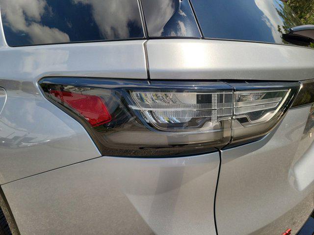 used 2020 Chevrolet Traverse car, priced at $32,199