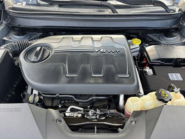 used 2020 Jeep Cherokee car, priced at $18,591