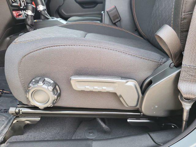 new 2025 Jeep Gladiator car, priced at $48,047