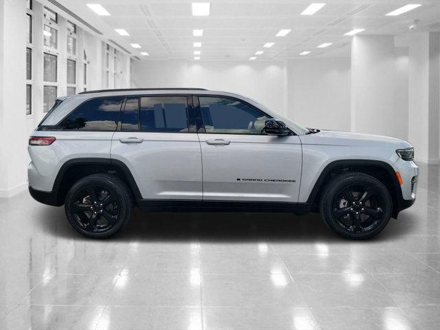 used 2024 Jeep Grand Cherokee car, priced at $26,900