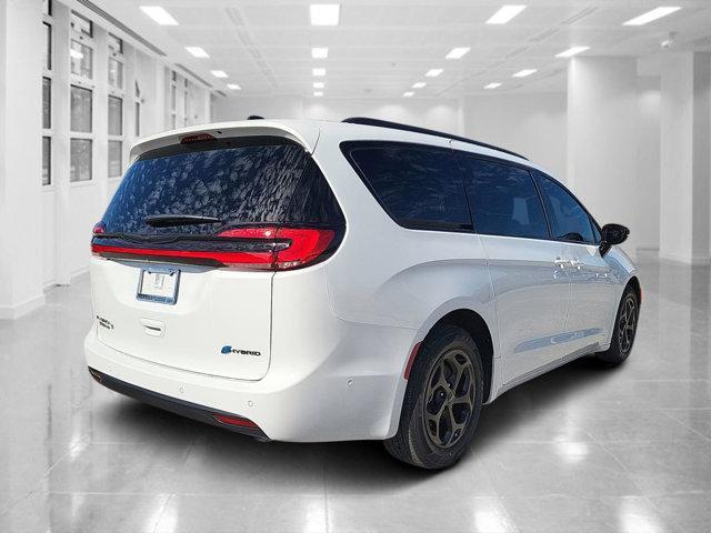 new 2025 Chrysler Pacifica Hybrid car, priced at $46,085