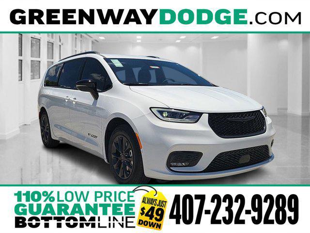 new 2025 Chrysler Pacifica car, priced at $43,946
