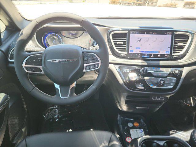 new 2025 Chrysler Pacifica car, priced at $43,946