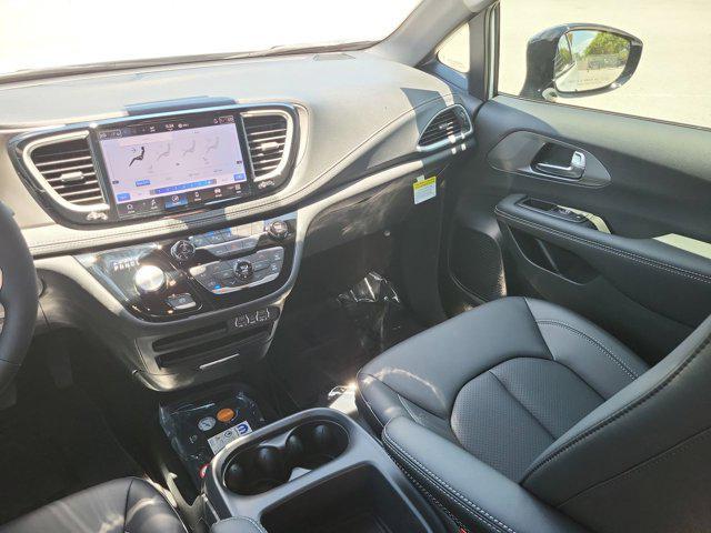 new 2025 Chrysler Pacifica car, priced at $43,946