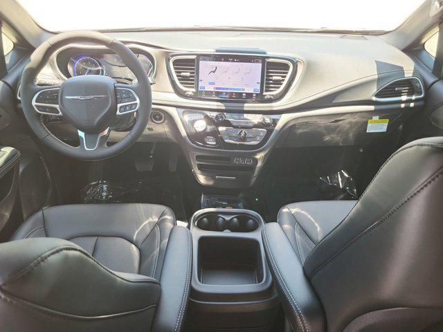 new 2025 Chrysler Pacifica car, priced at $43,946