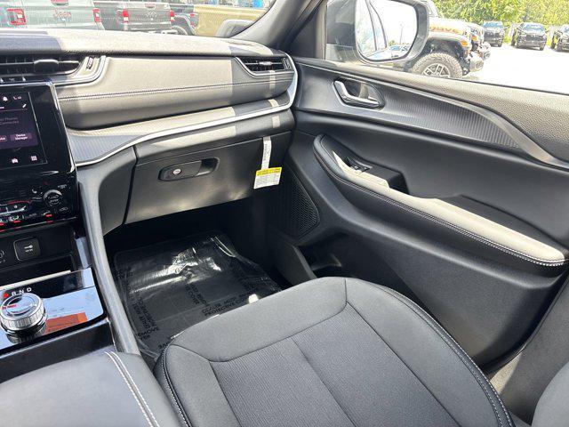 new 2025 Jeep Grand Cherokee L car, priced at $39,392
