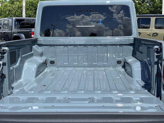 new 2025 Jeep Gladiator car, priced at $41,417