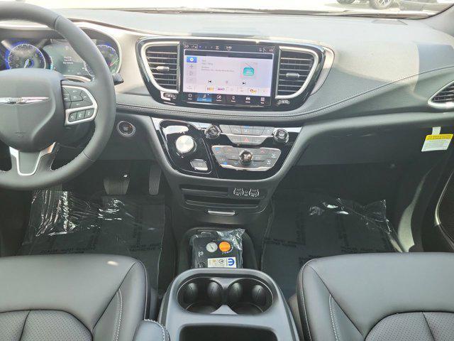 new 2025 Chrysler Pacifica car, priced at $44,610