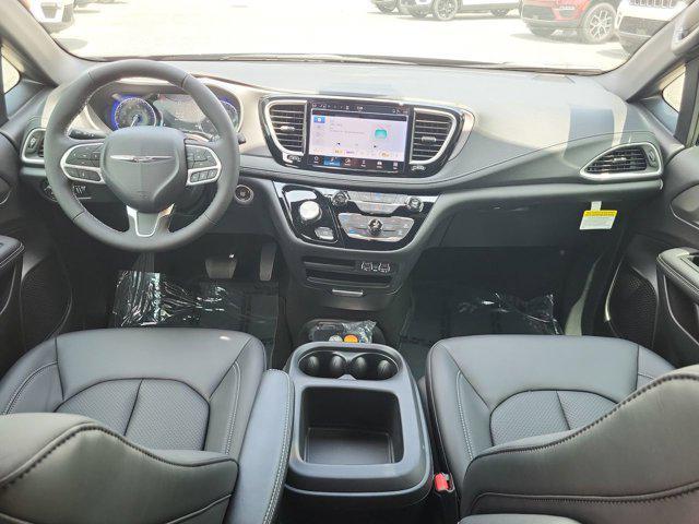 new 2025 Chrysler Pacifica car, priced at $44,610