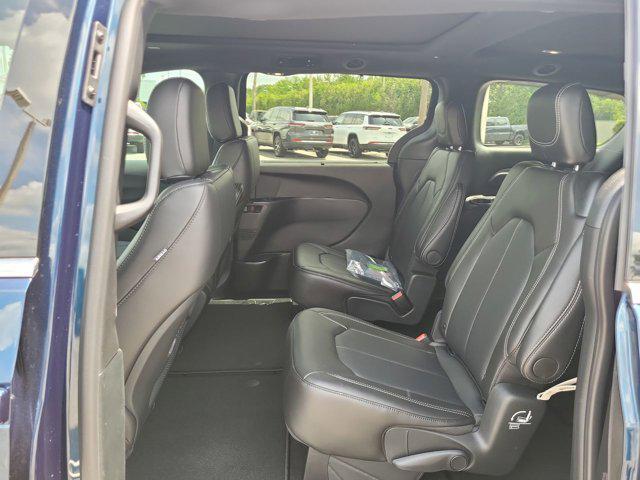 new 2025 Chrysler Pacifica car, priced at $44,610