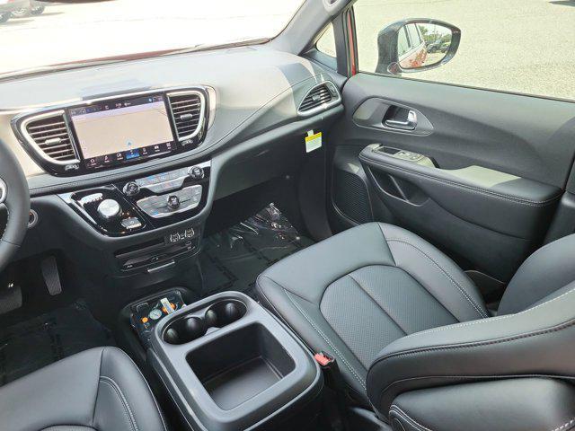 new 2025 Chrysler Pacifica car, priced at $46,224
