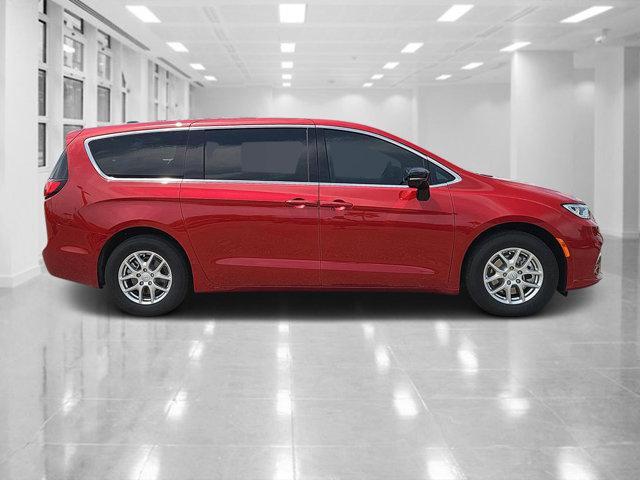 new 2025 Chrysler Pacifica car, priced at $46,224