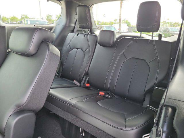 new 2025 Chrysler Pacifica car, priced at $46,224