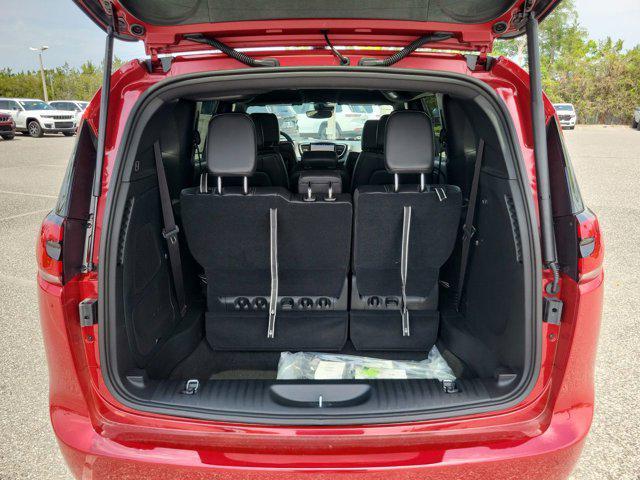 new 2025 Chrysler Pacifica car, priced at $46,224