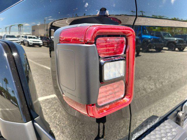new 2025 Jeep Gladiator car, priced at $45,016