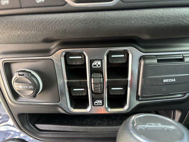 new 2025 Jeep Gladiator car, priced at $39,358