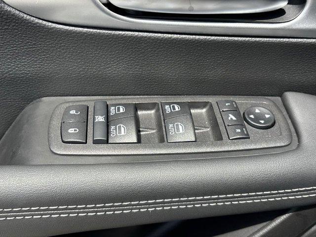 new 2025 Chrysler Pacifica car, priced at $51,557