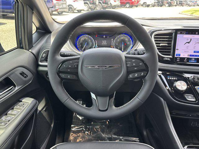 new 2025 Chrysler Pacifica car, priced at $51,557