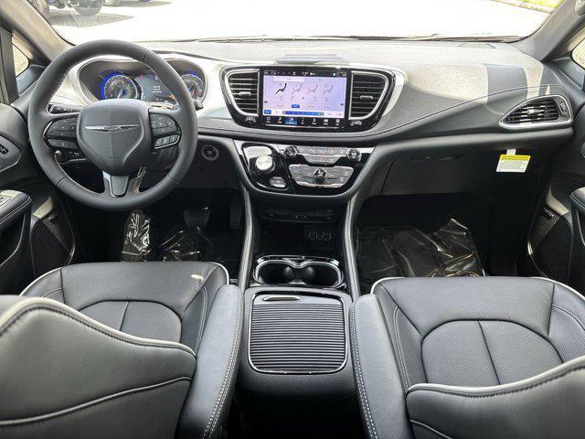 new 2025 Chrysler Pacifica car, priced at $51,557