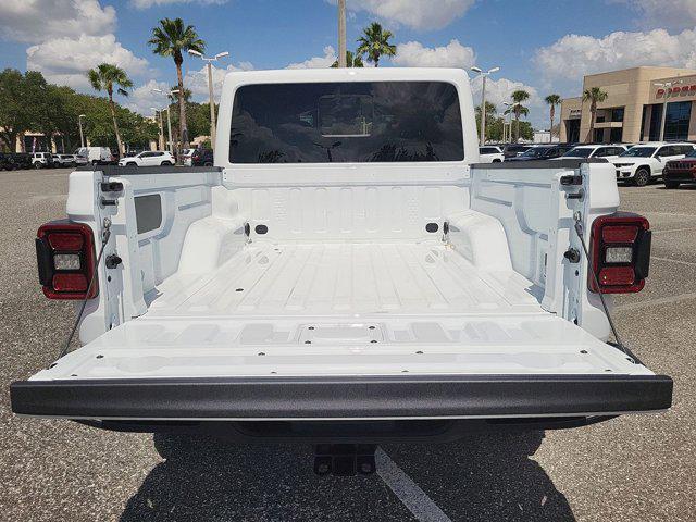 new 2025 Jeep Gladiator car, priced at $44,421