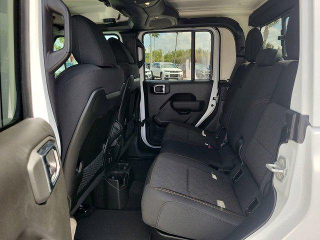 new 2025 Jeep Gladiator car, priced at $44,421