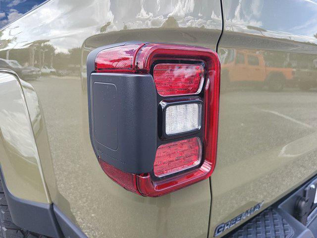 new 2025 Jeep Gladiator car, priced at $40,365
