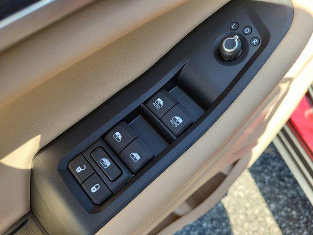 new 2025 Jeep Grand Cherokee car, priced at $40,101