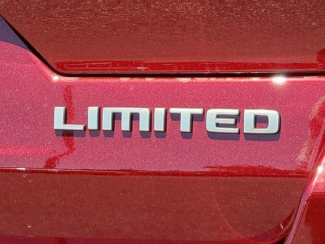 new 2025 Jeep Grand Cherokee car, priced at $40,101