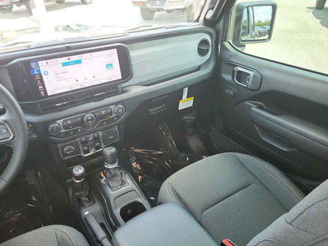 new 2025 Jeep Gladiator car, priced at $40,180
