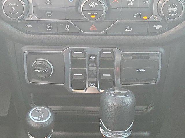 new 2025 Jeep Wrangler car, priced at $38,250