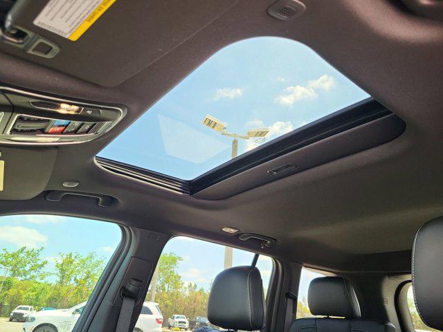 new 2025 Jeep Grand Cherokee car, priced at $37,825