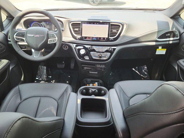 new 2025 Chrysler Pacifica car, priced at $46,571