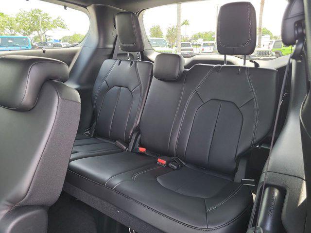 new 2025 Chrysler Pacifica car, priced at $46,571