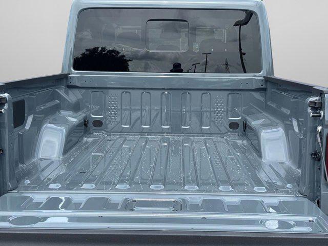 new 2025 Jeep Gladiator car, priced at $45,370