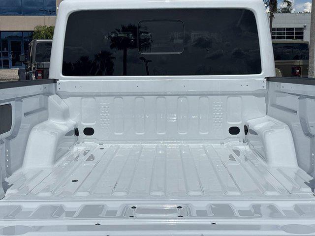 new 2025 Jeep Gladiator car, priced at $39,980