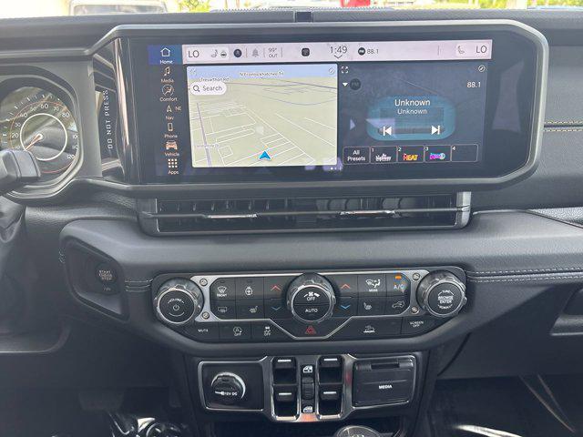 new 2025 Jeep Gladiator car, priced at $39,980