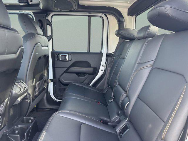 new 2025 Jeep Gladiator car, priced at $39,385